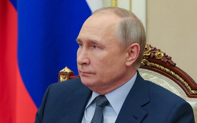 安全保障理事会のビデオ会議に出席したロシアのウラジーミル・プーチン大統領