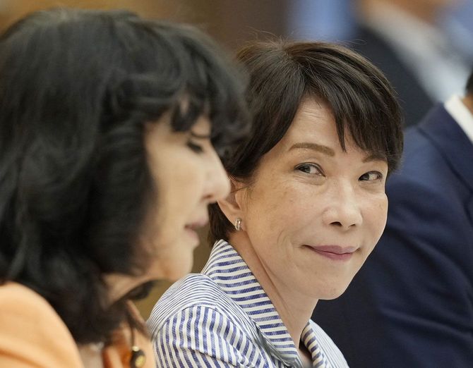 対日外国投資委員会の初会合に臨む高市早苗首相=2026年6月29日、首相官邸
