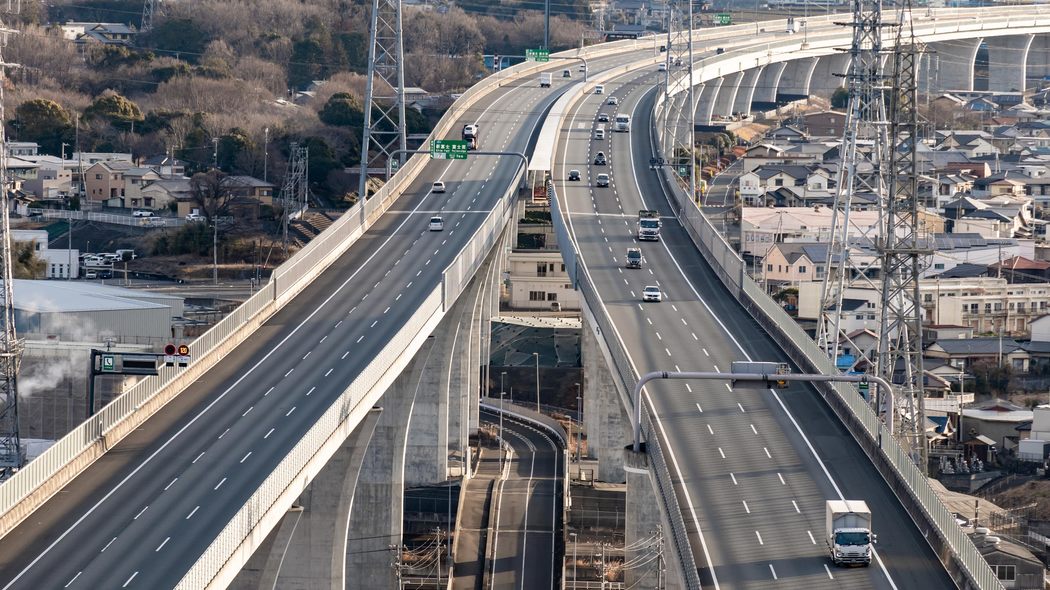 日本の高速道路はもうボロボロ…NEXCO3社が1兆円の｢大規模リニューアル工事｣を急ぐ納得の理由