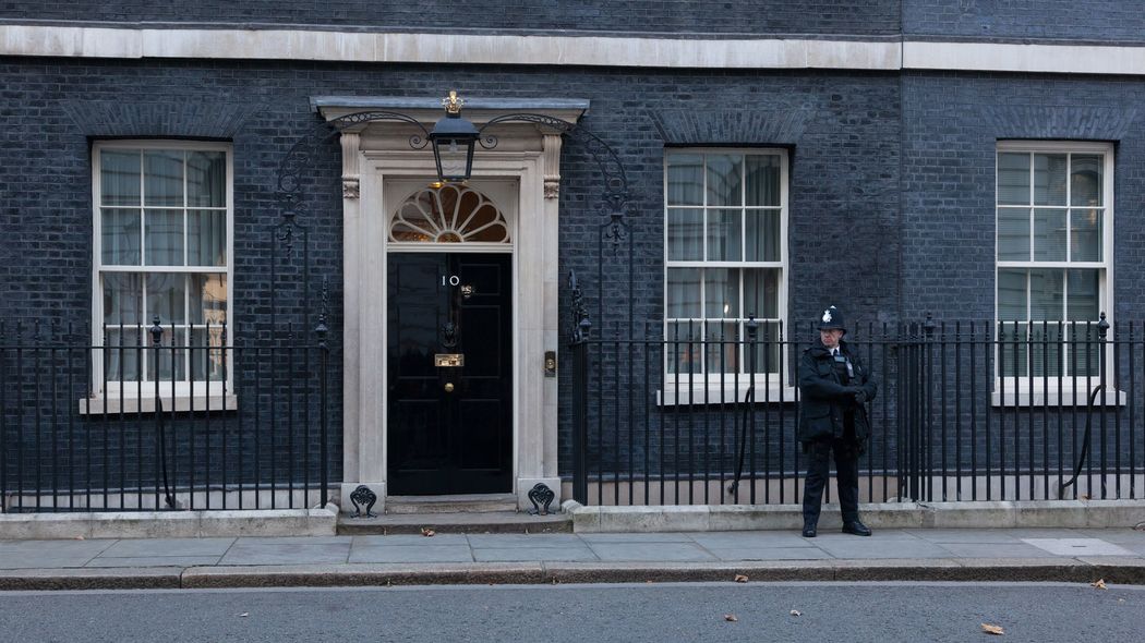 英史上｢最短｣トラス首相が残した教訓　日本も｢最後の防波堤｣が決壊すれば同じ道に 財政は健全なはずの英国が債務危機に陥ったのは経常収支が赤字だから