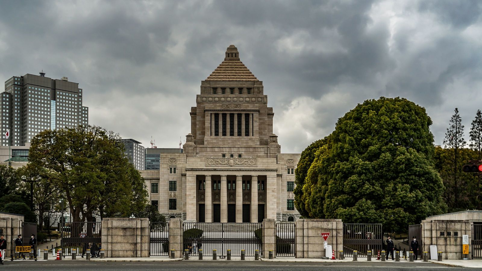 大前研一｢携帯値下げも､地銀再編も､デジタル庁も全部ちまい｣ 菅政権が見逃す日本低迷の根本原因