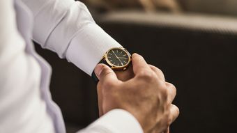 仕事のデキない人ほど身に着けている…商談の場では｢マナー上､避けたほうがいい｣時計の種類