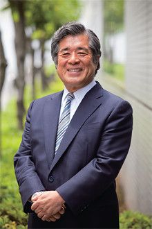 <strong>松平定知</strong>●まつだいら・さだとも 1944年生まれ。早稲田大学商学部卒業後、69年NHK入局。『連想ゲーム』『NHK 19時ニュース』『その時歴史が動いた』『NHKスペシャル』など数々の看板番組を担当。2007年12月に退局後は、早稲田大学大学院、立教大学大学院の客員教授も務める。