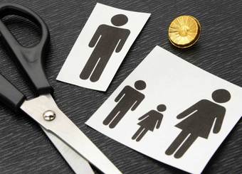 離婚後に「親権」を奪い合うのは日本だけ