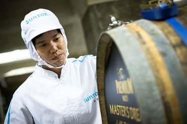 大手メーカーが生産性を度外視するなんてあり得るのか…木樽熟成
