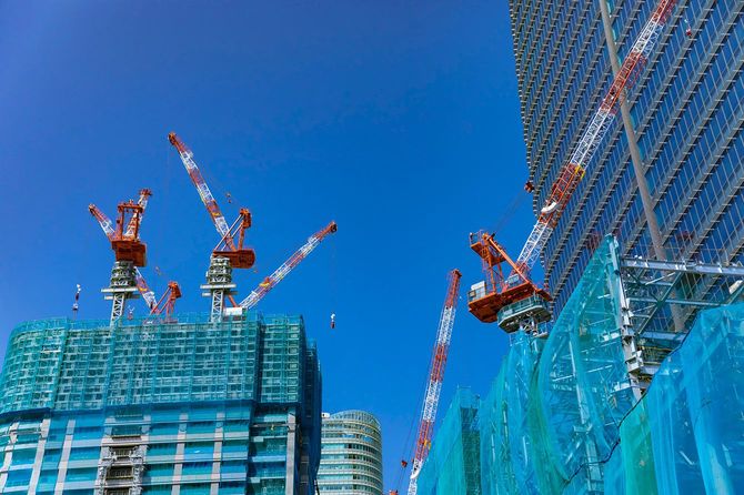 高層ビルの建設現場