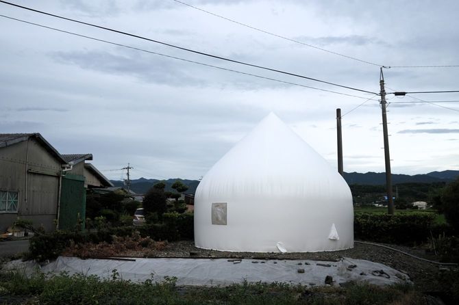5メートル×5メートル程度のスペースさえあれば軒先に建てられるインスタントハウス
