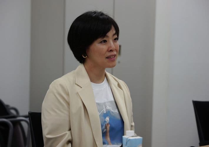 ファーストリテイリング広報部部長サステナビリティ担当のシェルバ英子氏（『<a href="https://www.amazon.co.jp/exec/obidos/ASIN/4833425386/presidentjp-22" target="_blank">社会に良いことをする ユニクロ柳井正に学ぶサステナビリティ</a>』より）