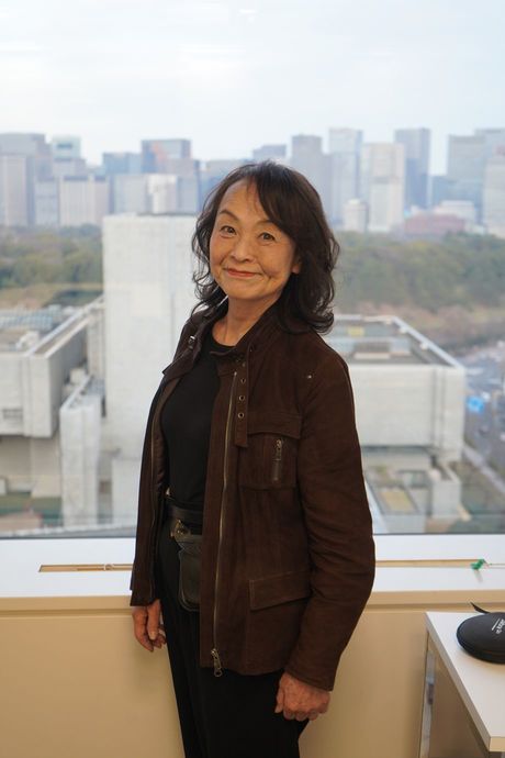 撮影に応じる森啓子さん