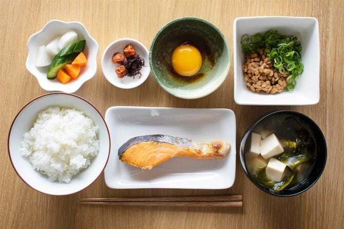 典型的な和食の朝食
