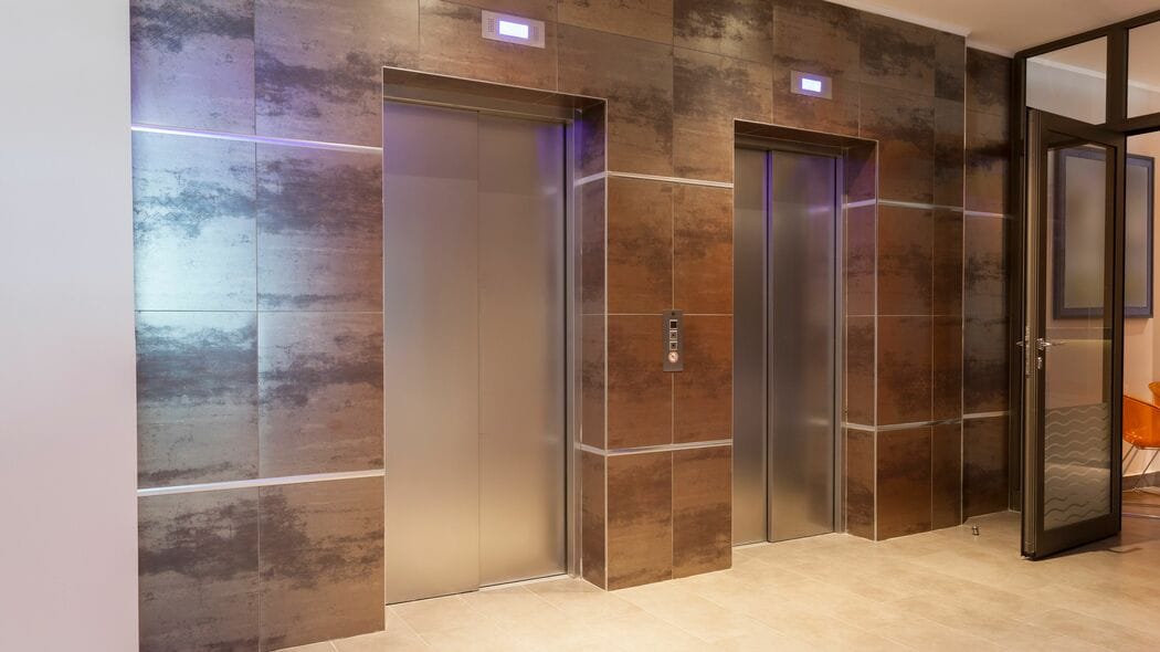 エレベーター前で深々とお辞儀…世界の一流が｢感銘を受けると同時に疑念を抱く｣日本人の不思議な慣習3つ