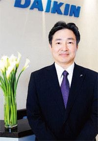 <strong>大金中国投資 董事・副総経理 佐々木正行</strong>●1958年、愛知県生まれ。80年滋賀大学卒業後、ダイキン工業入社。空調営業、国際営業を経て、95年上海大金協昌空調に赴任。大金中国投資上海分公司総経理を経て、2008年より現職。