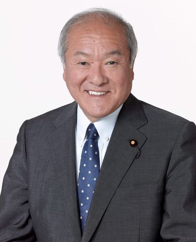 財務大臣兼内閣府特命担当大臣(金融)兼デフレ脱却担当大臣・鈴木 俊一(肩書は当時)