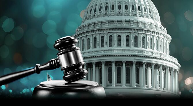 アメリカの国会議事堂と裁判官の木槌