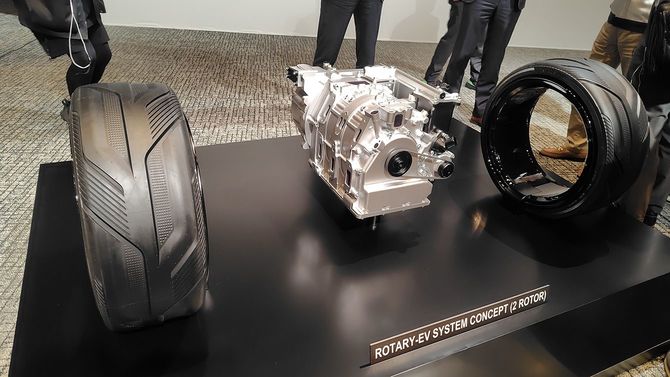 マツダのROTARY-EV SYSTEM CONCEPT（2ROTOR）。