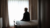 これを捨てないと孤立した老後が待ち受ける…まじめな人ほど取りつかれる"自己肯定感を下げる思考のクセ"