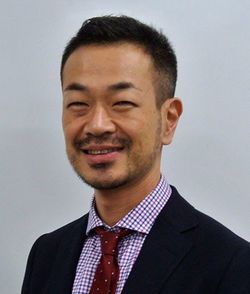 澤康臣氏