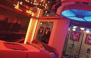 奈良県にある昭和レトロラブホテル「五條アイネ231号室」（筆者撮影）。