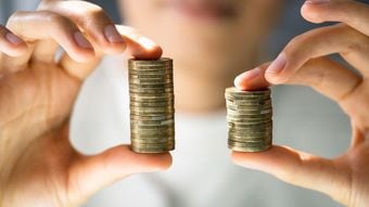 置いておくだけで5年後に9.8万円の差…｢定期預金vs個人向け国債｣金利上昇時代にお金のプロが出した最終結論