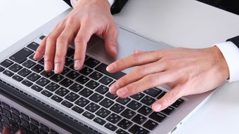 仲良しでも堅いメール文の人が信頼できるワケ