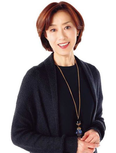 城戸真亜子　Maako Kido 1961年、愛知県生まれ。87年武蔵野美術大学油絵学科卒業。洋画家として個展の開催やパブリックアートを手掛け、アートスクールも主宰。近年は企業の社外取締役なども務める。