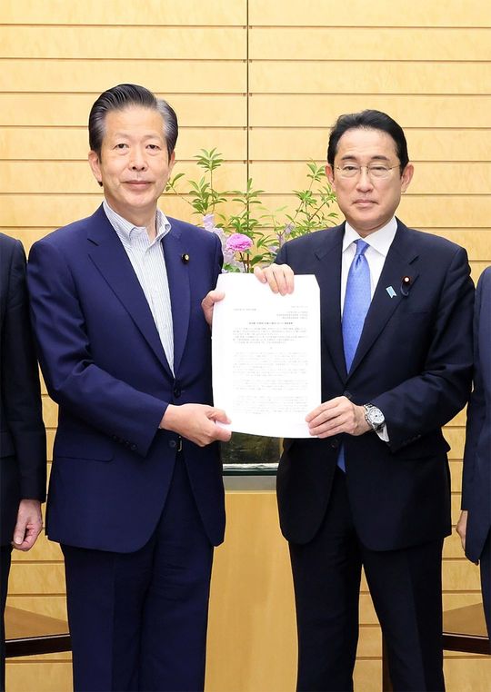 公明党「核兵器の不使用の記録」の維持に向けての提言手交