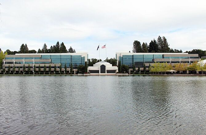 アメリカ、オレゴンにあるナイキ本社（写真＝CC-BY-SA-4.0／Wikimedia Commons）