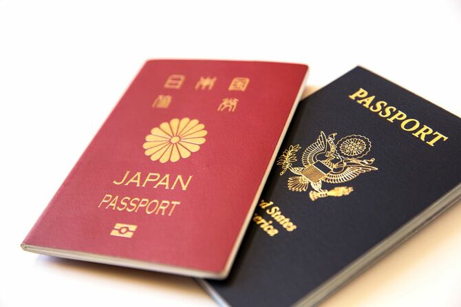 アメリカと日本のパスポート