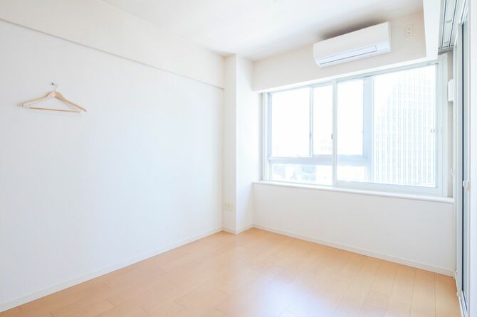 家具のない生活空間