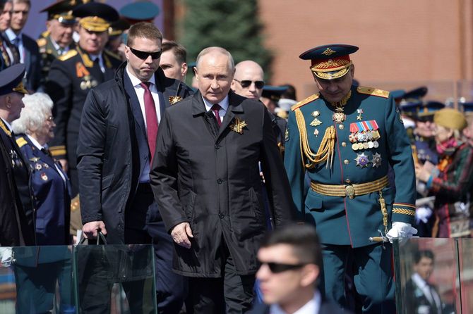 2023年5月9日、モスクワの赤の広場で行われた軍事パレードに出席したプーチン大統領