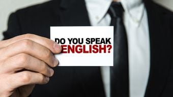 日本人の英語力はなぜ伸びないのか…大前研一が指摘する学校教育の問題点
