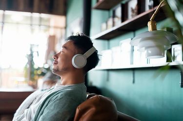 ヘッドフォン 人気 電車 疲れない