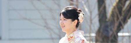 愛子さまはネイビースーツで日赤