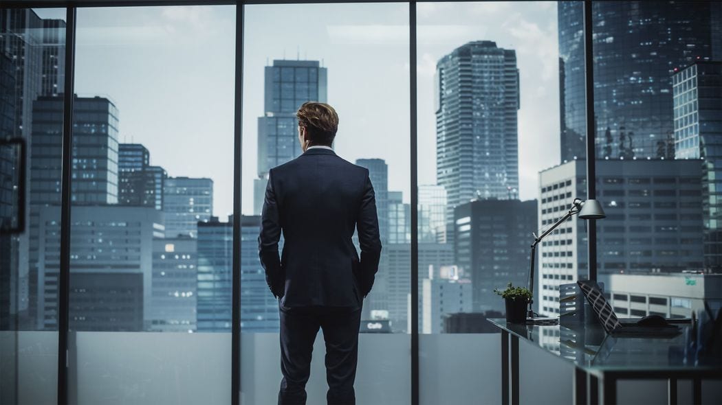 マスコミからの集中砲火で割れるような頭痛…苦しみに耐える稲盛和夫に｢赤飯を炊け｣と告げた心の師の真意 その時､流れが変わった…伝説の経営者たちに学ぶ｢最悪期の乗り越え方｣