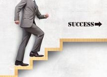 頭ひとつ上の弁護士は「猛練習・破壊・鷲掴み・手柄欲」