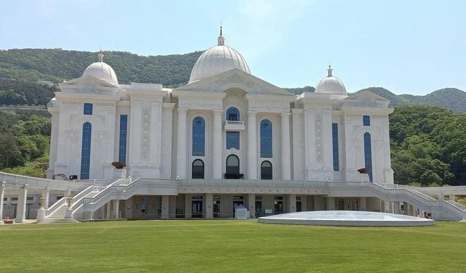 「真の父母が人類や国と相対する中央庁」だという天苑宮