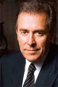 <strong>ホルスト・シュルツ</strong><br><em>Horst Schulze<br></em>ウエストペース・ホテル・グループCEO。リッツ・カールトン創業社長。リッツ退社後、05年にウエストペース・ホテル・グループ設立。10年、北海道にカペラ・ニセコが開業予定。