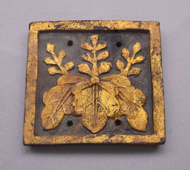 大阪市内で出土した金箔押瓦(写真=Saigen Jiro/PD/Wikimedia Commons)