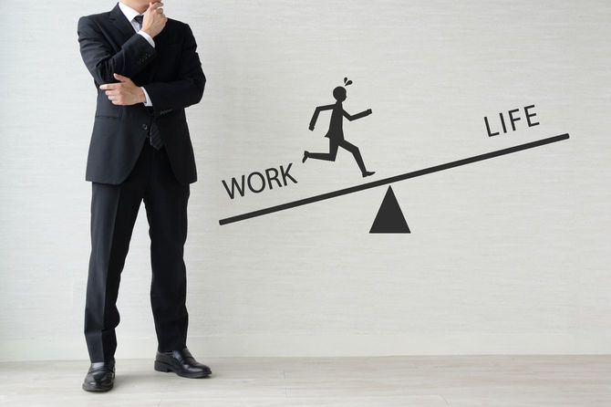 ワークライフバランスを考えるビジネスマン