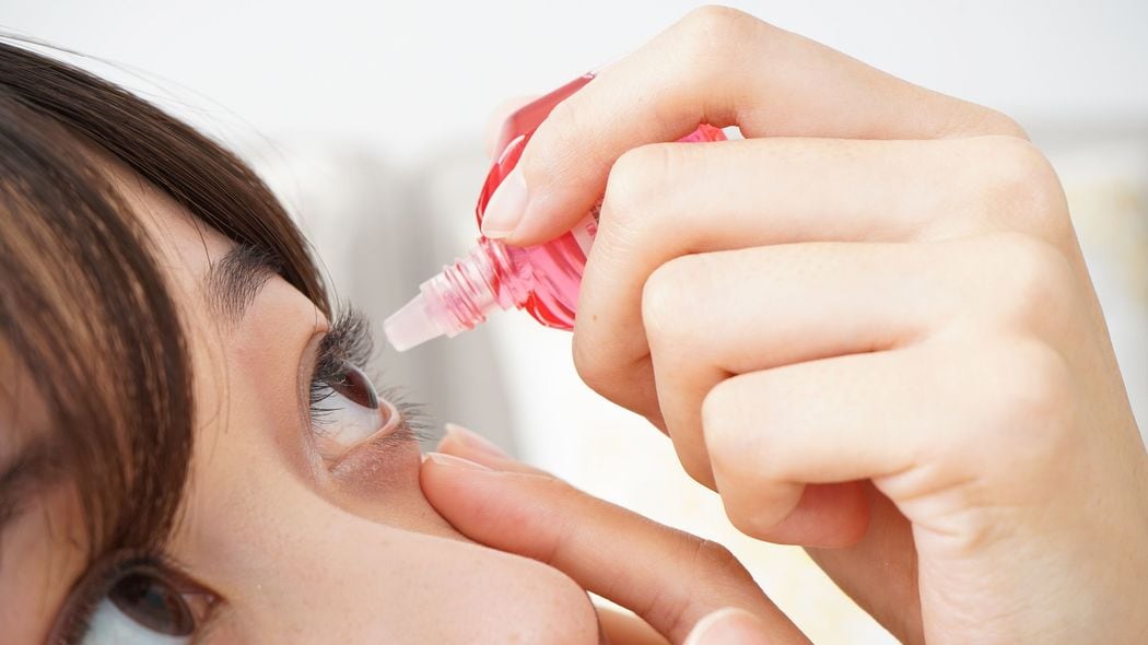 ｢絶対買ってはいけない目薬｣の見分け方…成分表で必ずチェックしてほしい｢3つの要注意ワード｣ 目薬をさした後､パチパチと瞬きしてはいけない