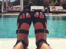 ハイヒールを捨てて、足に、心に自由を！　─書籍『フラットシューズ宣言』　【1】