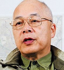 <strong>作家 逢坂 剛</strong>●1943年、東京都生まれ。中学時代から小説を書き始める。『カディスの赤い星』『暗い国境線』など著書多数。