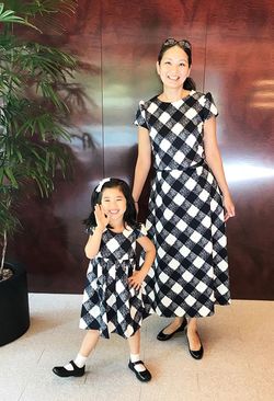 フィットミーのおそろいのワンピースを着る星田さん親子