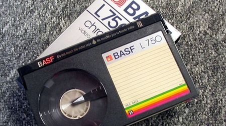 ベータマックス用ビデオテープ なぜソニーはビクターのVHSに敗北したのか…ベータマックスの責任者が