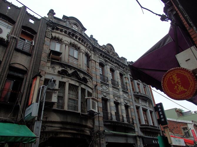 古い建物が温存されている台北市内