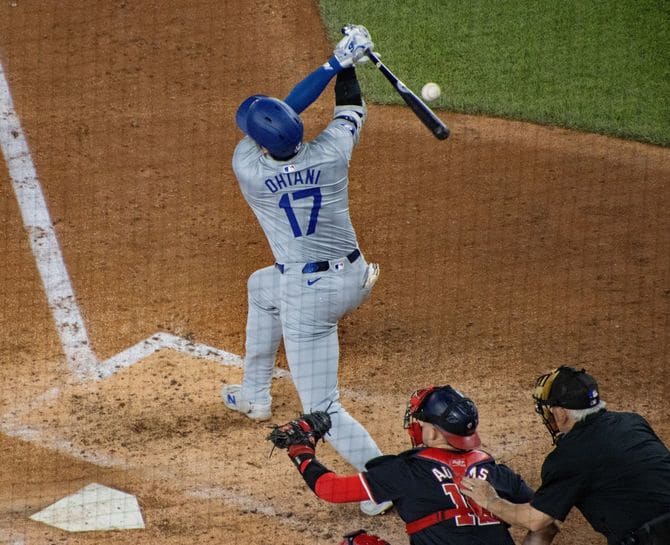 大谷翔平選手。スパイクやインナーなど、ニューバランスの用具を身に着けている。