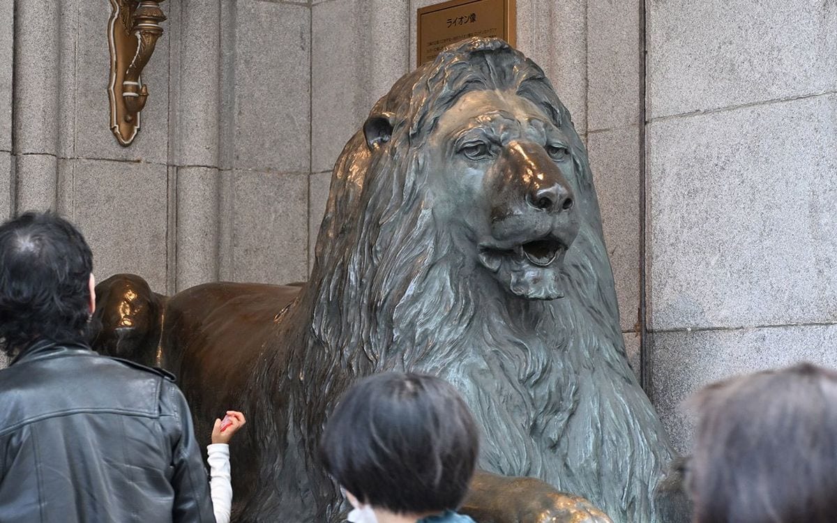 戦後､ひとりぼっちになったやなせたかしさん…ライオンの石像､三越 