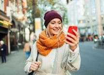 急拡大"音楽配信市場"牽引はあの大物歌手