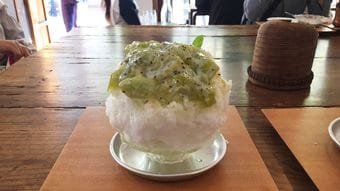 ｢2日働いたら休む｣でも豊かに暮らせる…愛媛のさびれた商店街で｢新参者の店｣に行列ができるワケ