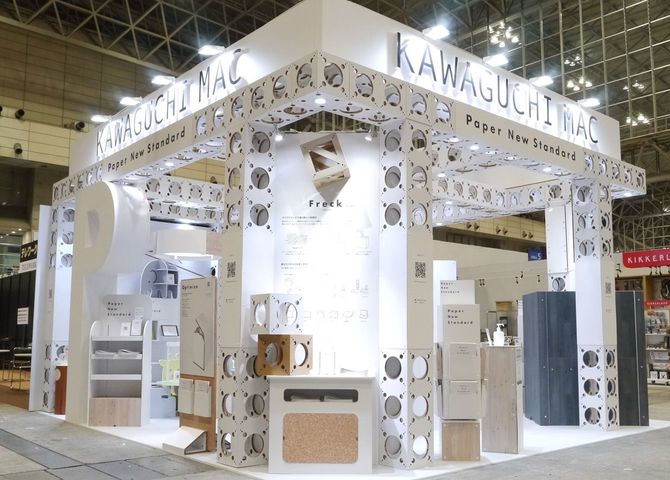 カワグチマック工業の展示はすべて段ボールでつくられている